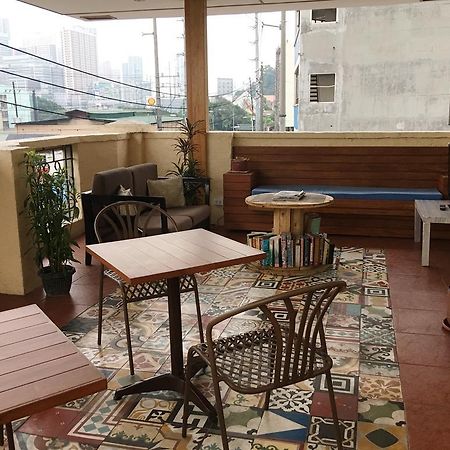 1 River Central Hostel Makati City Extérieur photo