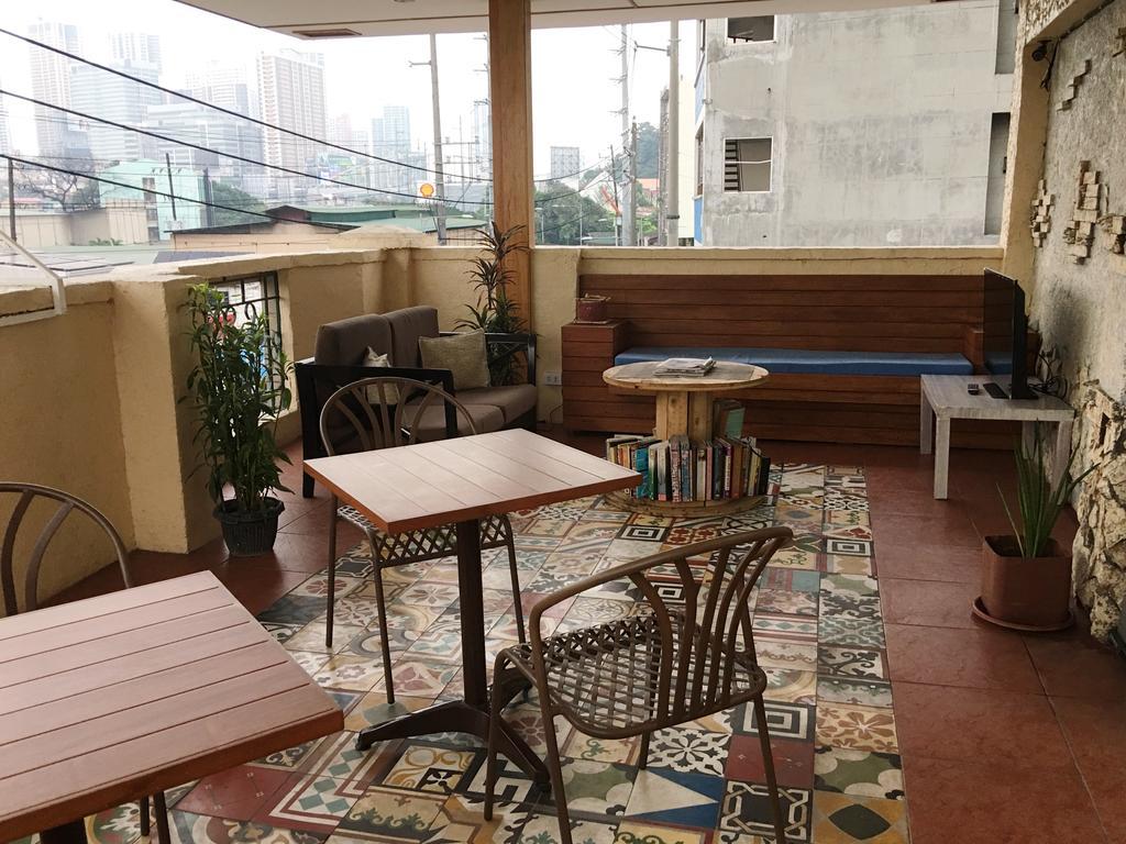 1 River Central Hostel Makati City Extérieur photo