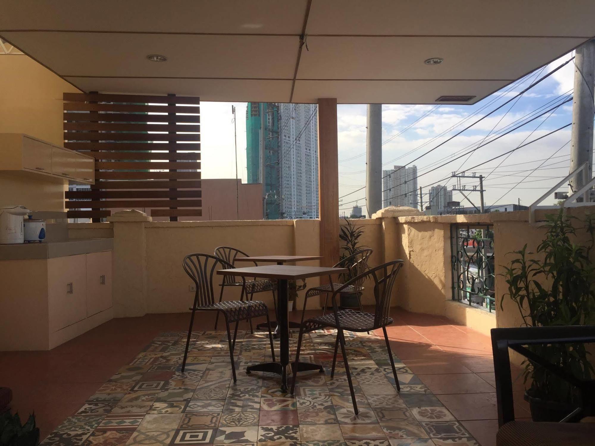 1 River Central Hostel Makati City Extérieur photo